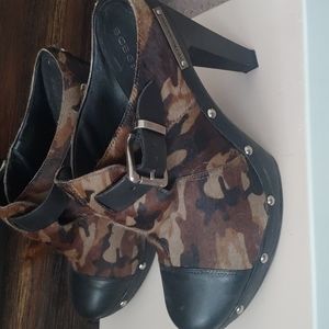 BCBG Camouflage heels